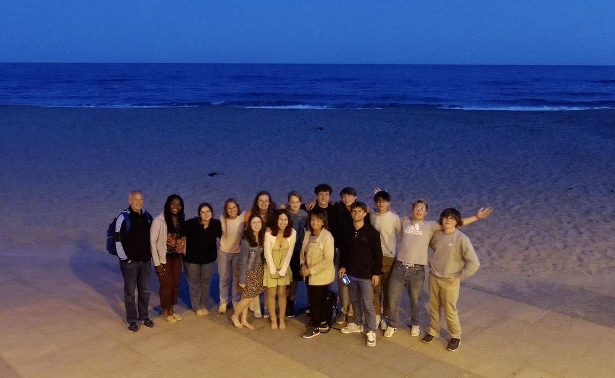 lauverd's tweet photo. @EF @FHSchools @AndersonRaptors @TurpinSpartans That’s a Wrap from Barcelona, Spain! Congratulations Anderson and Turpin students for accepting the challenge to adventure life! #teachingoutside https://t.co/ZknAZ2DnK0