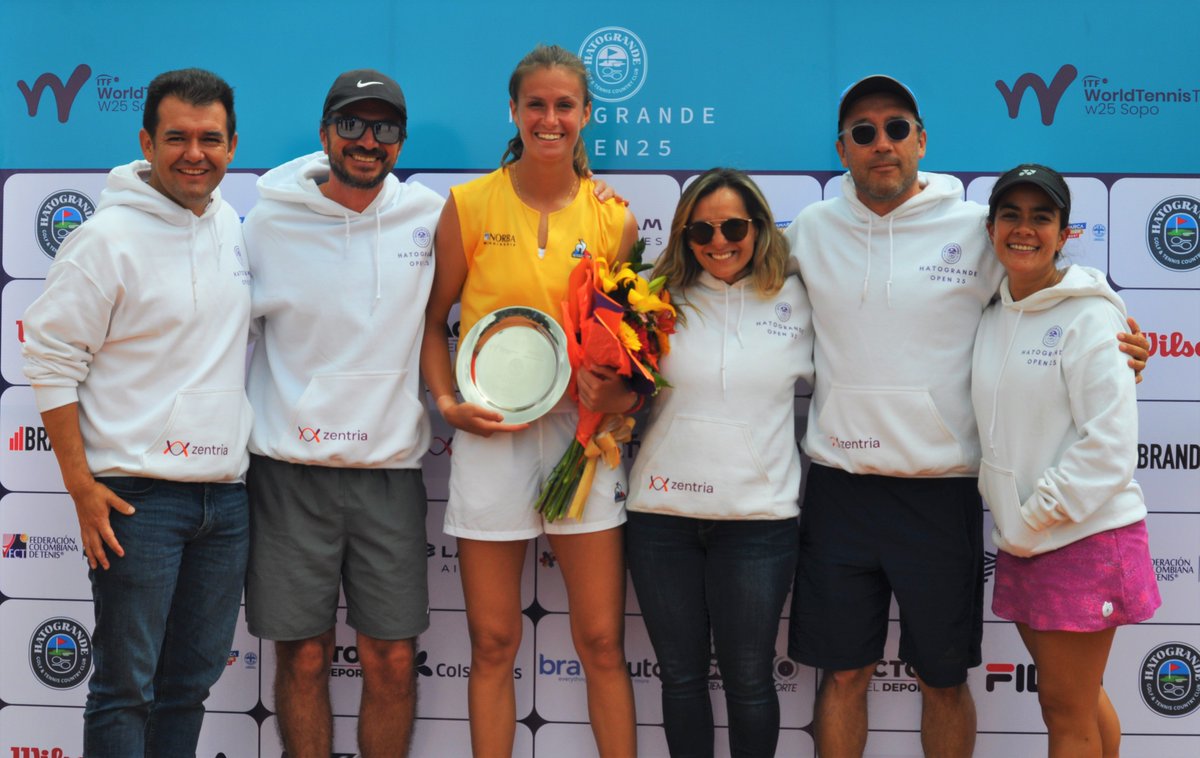 ClubHatogrande's tweet photo. Queremos felicitar a todas las jugadoras que compitieron en el Torneo Internacional de Tenis "Hatogrande Open 25"
Durante este torneo, fuimos testigos de momentos emocionantes y sorprendentes, con partidos llenos de tensión y habilidad
¡Nos vemos en la próxima temporada de Tenis! https://t.co/vd2qjCIXP4