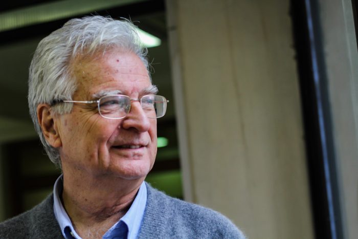 elmostrador's tweet photo. LO + LEÍDO| Andras Uthoff y proyecto de Chile Vamos en reforma de pensiones: "¿Dónde vive la gente que escribió esta propuesta? https://t.co/8KzBQaTadQ https://t.co/Ig0L4ny2qv
