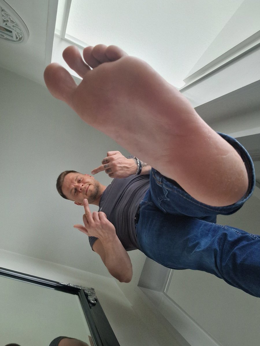 Kniet nieder ihr zahlschweine der Alpha Dominator ist da 🤑🤑🤑 #FinD #cashmaster #findom #feetmaster #malefeet #humanatm #geldherr #paypig 

<a href="/FOOTMASTERSRT/">FOOTMASTERSRT</a> <a href="/rt4dom/">RT 4 FOOTMASTERS - THE 1st</a> <a href="/RTfootmaster/">RT FOOT MASTERS</a> <a href="/AlphaGodz_RT/">AlphaGodz_RT</a> @BestFootMasters