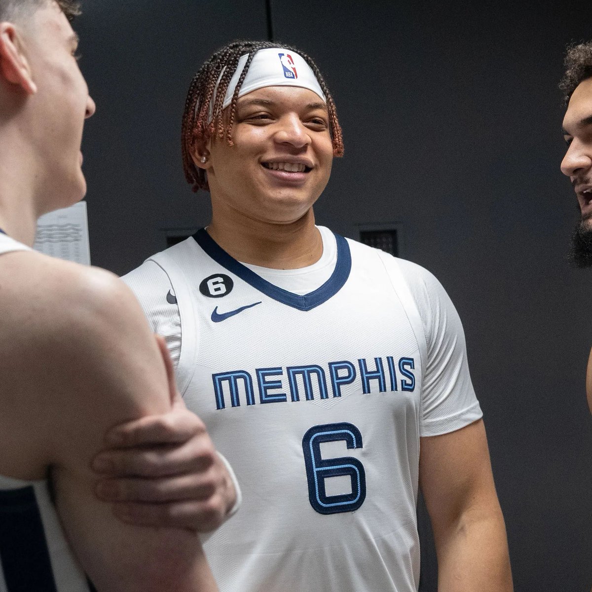 LegionHoops's tweet image. Kenneth Lofton Jr. today:

42 POINTS
14 REBOUNDS
17-25 FGM

🔥🔥🔥