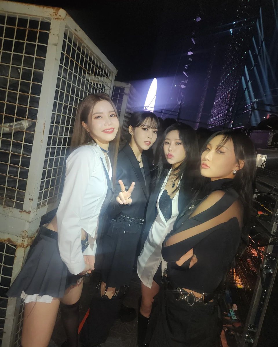 ale_yami01's tweet photo. YO SOLO QUIERO VER A LAS RABANAS EN CONCIERTO😭 POR FABOR TRAIGANLAS A MEXICO, A MONTERREY Y A CDMX🤠😭🙏🏻💚 PARA QUE TODOS LOS MOOMOOS TENGAMOS OPORTUNIDAD DE VERLAS🙏🏻🫶🏻 

#MYCON_EN_MEXICO 
#MY_CON_MEXICO 
#MY_CON_LATINOAMERICA 
 
MÉXICO LOVES MAMAMOO 🇲🇽💚
@RBW_MAMAMOO https://t.co/208pzc1pTp