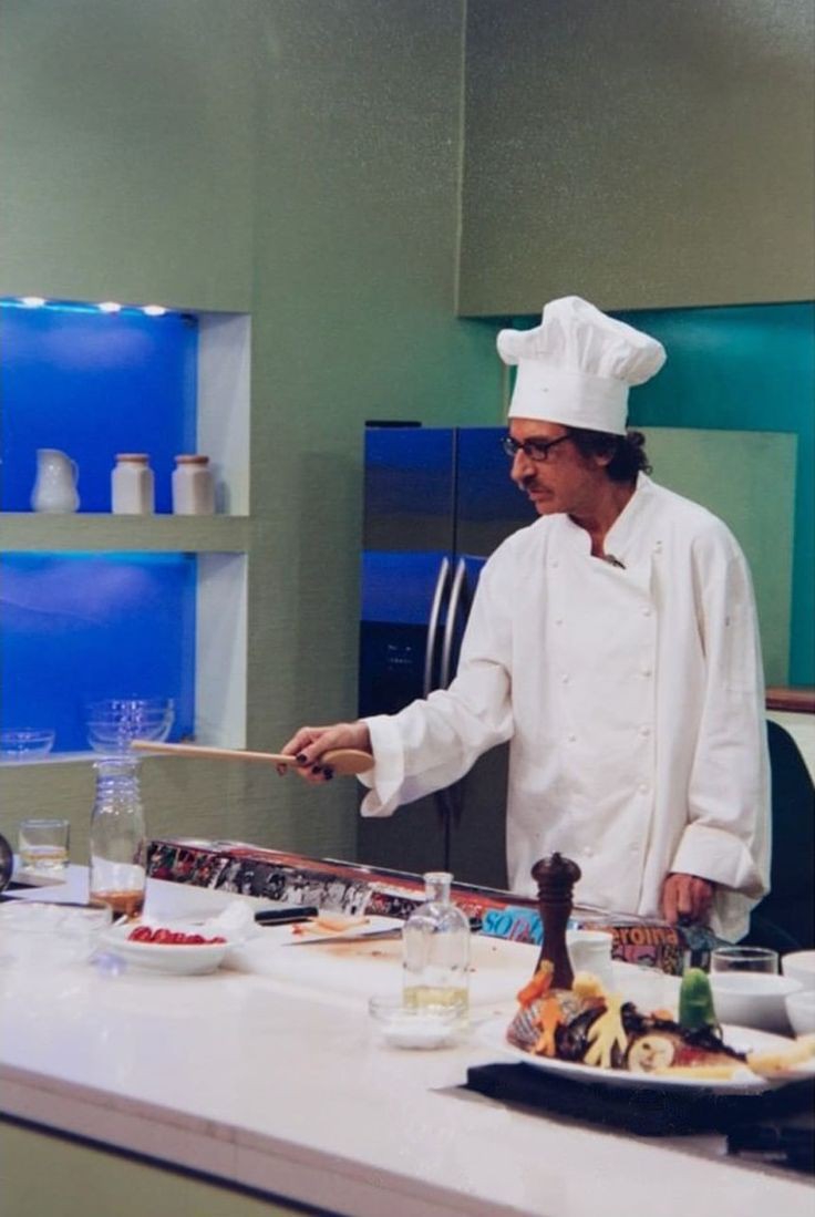 Bueno gente entre a otro coso de cuentas, votenme por fa y charly les hace unos fideos con tuco