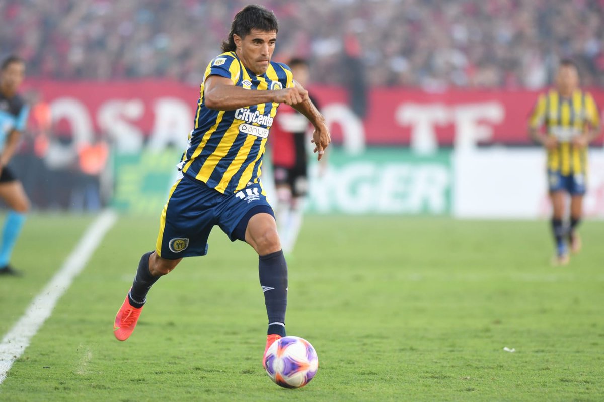 Carnavalcanaya_'s tweet photo. ¡FINAL DEL PARTIDO!
#RosarioCentral y #Newell's igualaron 0-0 en el Coloso. Juan Cruz #Komar, Ignacio #Malcorra y Damián #Martínez, los mejorcitos.
#CarnavalCanaya https://t.co/ByHwwiBfwg