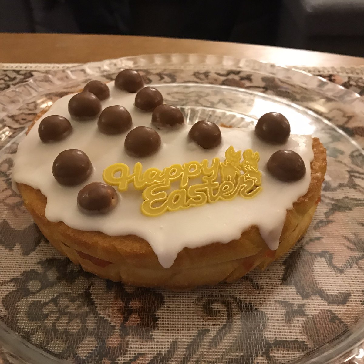 NicolaLisle1's tweet photo. I was wondering why my #Easter cake hadnโt risen properly and didnโt taste very nice โฆthen realised Iโd forgotten to add the flour ๐ฉ๐ฉ๐ฉ #oops #bakingdisasters
Icing and Maltesers are okay though! (@Retrobiker1 did the icing ๐) https://t.co/n8BSYFien2