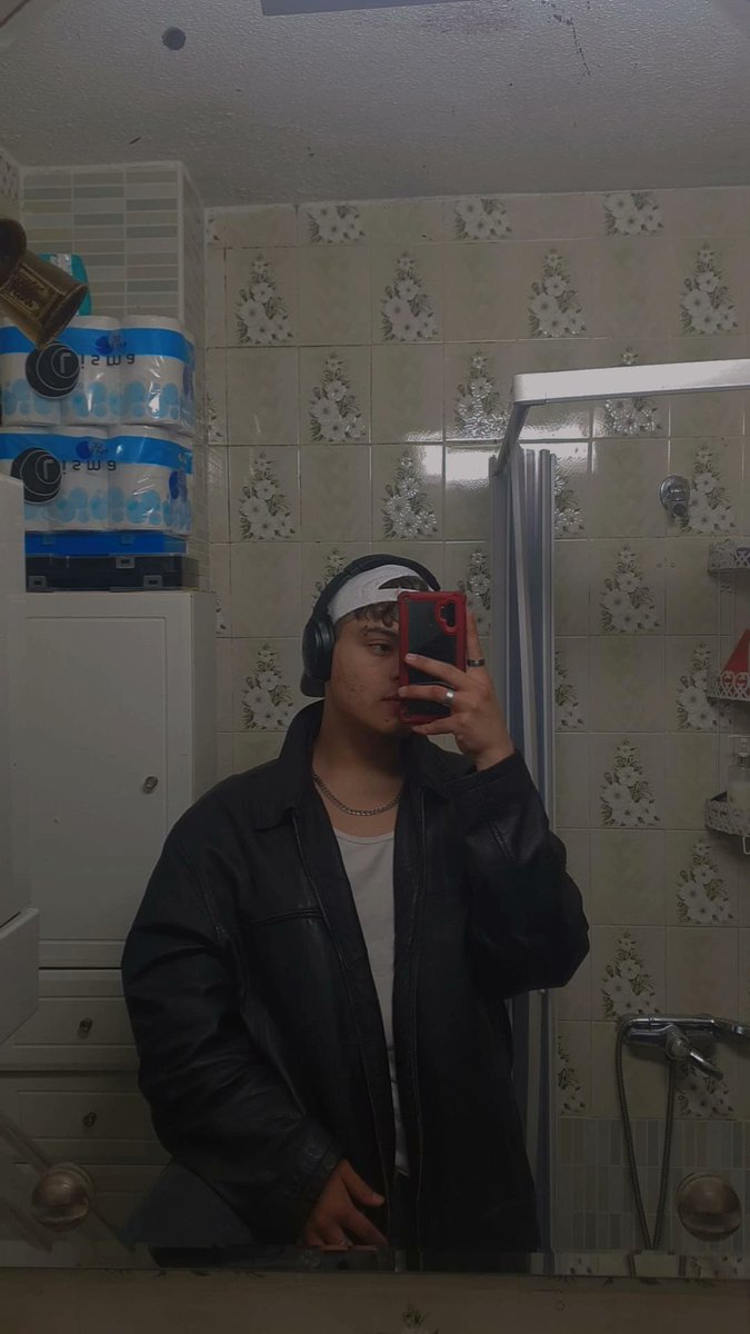 him_niram's tweet image. pues buenas ♡