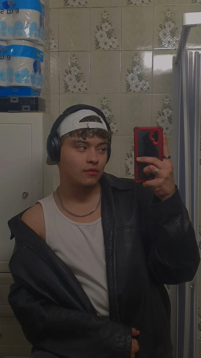 him_niram's tweet image. pues buenas ♡