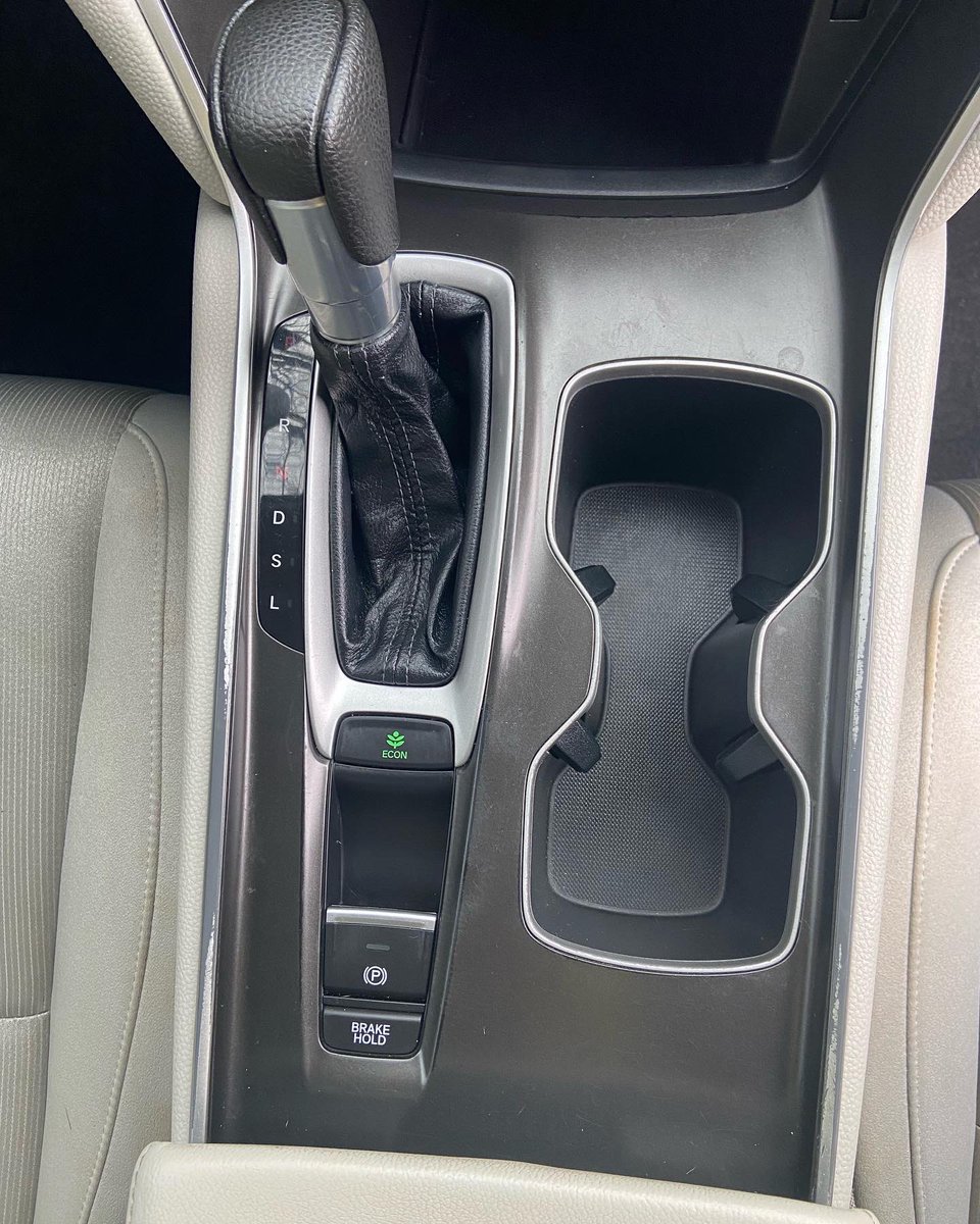 garciabrosmd's tweet image. Incredible fabric transformation on this Honda Accord seat.  #workmagic