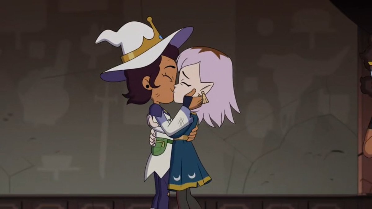 PrinceDenss's tweet photo. Every Lumity kiss in entire series of The Owl House! (2/2) 💜🤎
.
#Lumity #LuzNoceda #AmityBlight #LumityKiss #WatchingAndDreaming #TheOwlHouse #TOH #P23D0410 https://t.co/kpDg4LfHUk