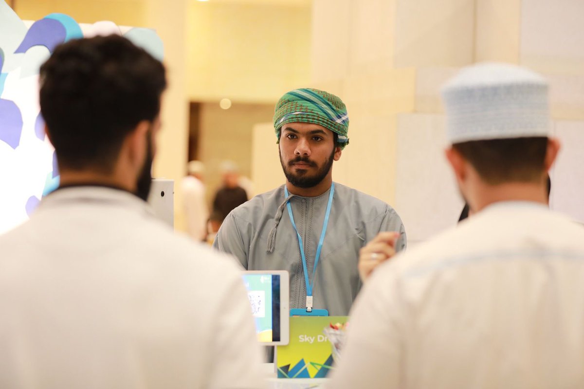 SkydropOm's tweet photo. سُعدنا بزيارة الدكتور أحمد البلوشي عميد كلية الهندسة في الجامعة الوطنية للعلوم والتكنولوجيا✨ 
#انجاز_عمان 
#injazoman
#معرض_الشركات_الطلابية_٢٠٢٣
 #الجامعة_الوطنية_للعلوم_والتكنولوجيا https://t.co/0WOiIiplx4