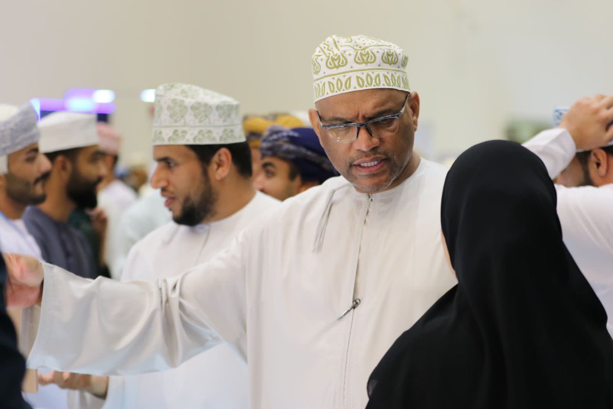 SkydropOm's tweet photo. سُعدنا بزيارة الدكتور أحمد البلوشي عميد كلية الهندسة في الجامعة الوطنية للعلوم والتكنولوجيا✨ 
#انجاز_عمان 
#injazoman
#معرض_الشركات_الطلابية_٢٠٢٣
 #الجامعة_الوطنية_للعلوم_والتكنولوجيا https://t.co/0WOiIiplx4
