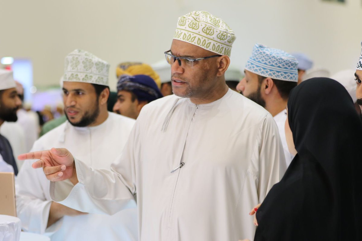 SkydropOm's tweet photo. سُعدنا بزيارة الدكتور أحمد البلوشي عميد كلية الهندسة في الجامعة الوطنية للعلوم والتكنولوجيا✨ 
#انجاز_عمان 
#injazoman
#معرض_الشركات_الطلابية_٢٠٢٣
 #الجامعة_الوطنية_للعلوم_والتكنولوجيا https://t.co/0WOiIiplx4