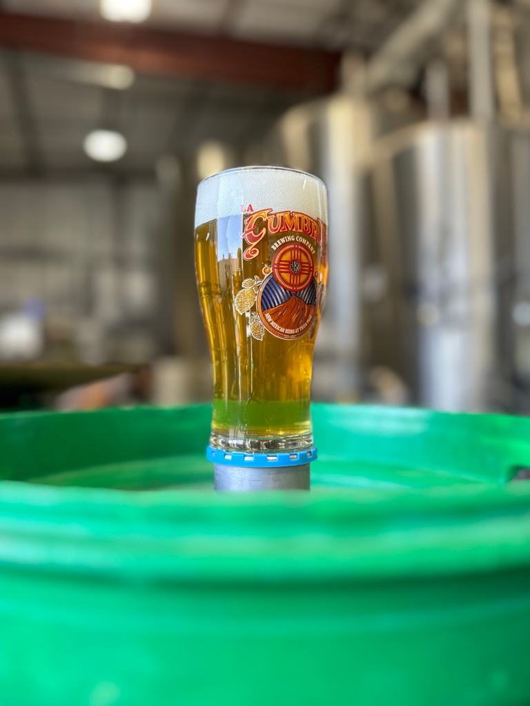 LaCumbreBrewing's tweet photo. Looking for an adventure in a glass? Our new Jet Pilot Pale Ale is ready for takeoff! Swing by either taproom and grab a pint before it flies off out of the brewery ๐ปโ๏ธ #craftbeerlove #newbrewalert #takeflight https://t.co/2nCW3hb9df