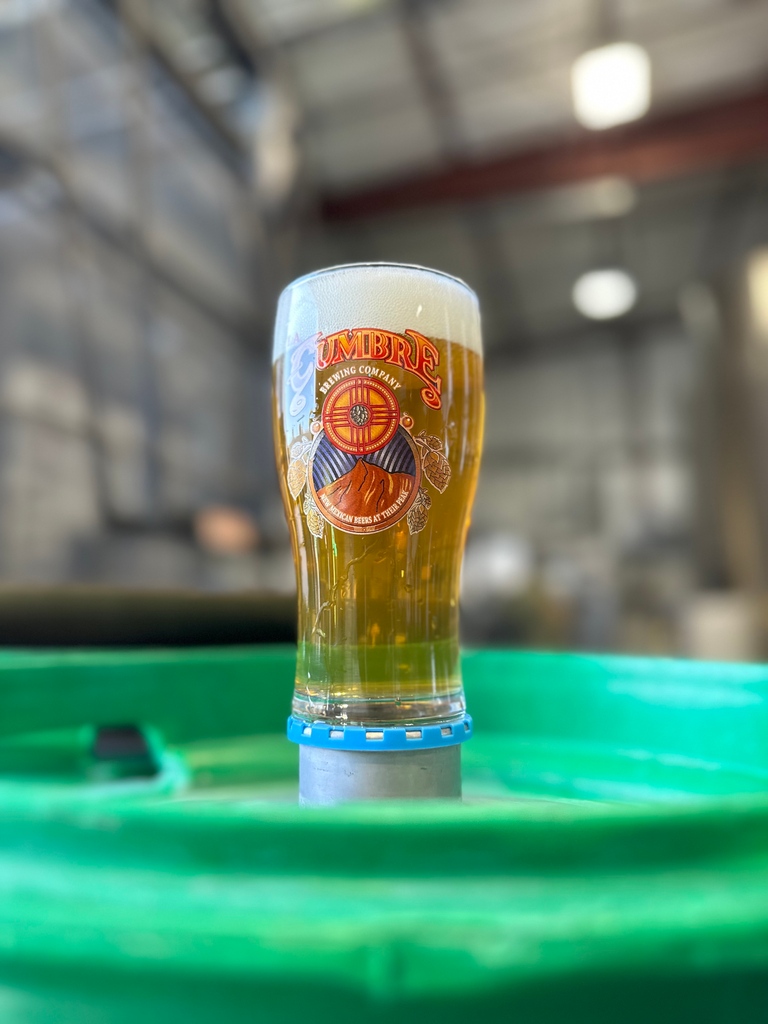 LaCumbreBrewing's tweet photo. Looking for an adventure in a glass? Our new Jet Pilot Pale Ale is ready for takeoff! Swing by either taproom and grab a pint before it flies off out of the brewery ๐ปโ๏ธ #craftbeerlove #newbrewalert #takeflight https://t.co/2nCW3hb9df
