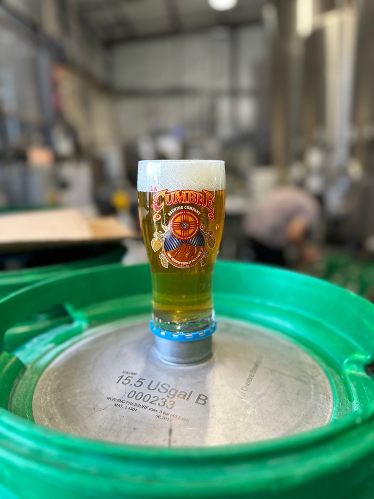 LaCumbreBrewing's tweet photo. Looking for an adventure in a glass? Our new Jet Pilot Pale Ale is ready for takeoff! Swing by either taproom and grab a pint before it flies off out of the brewery ๐ปโ๏ธ #craftbeerlove #newbrewalert #takeflight https://t.co/2nCW3hb9df