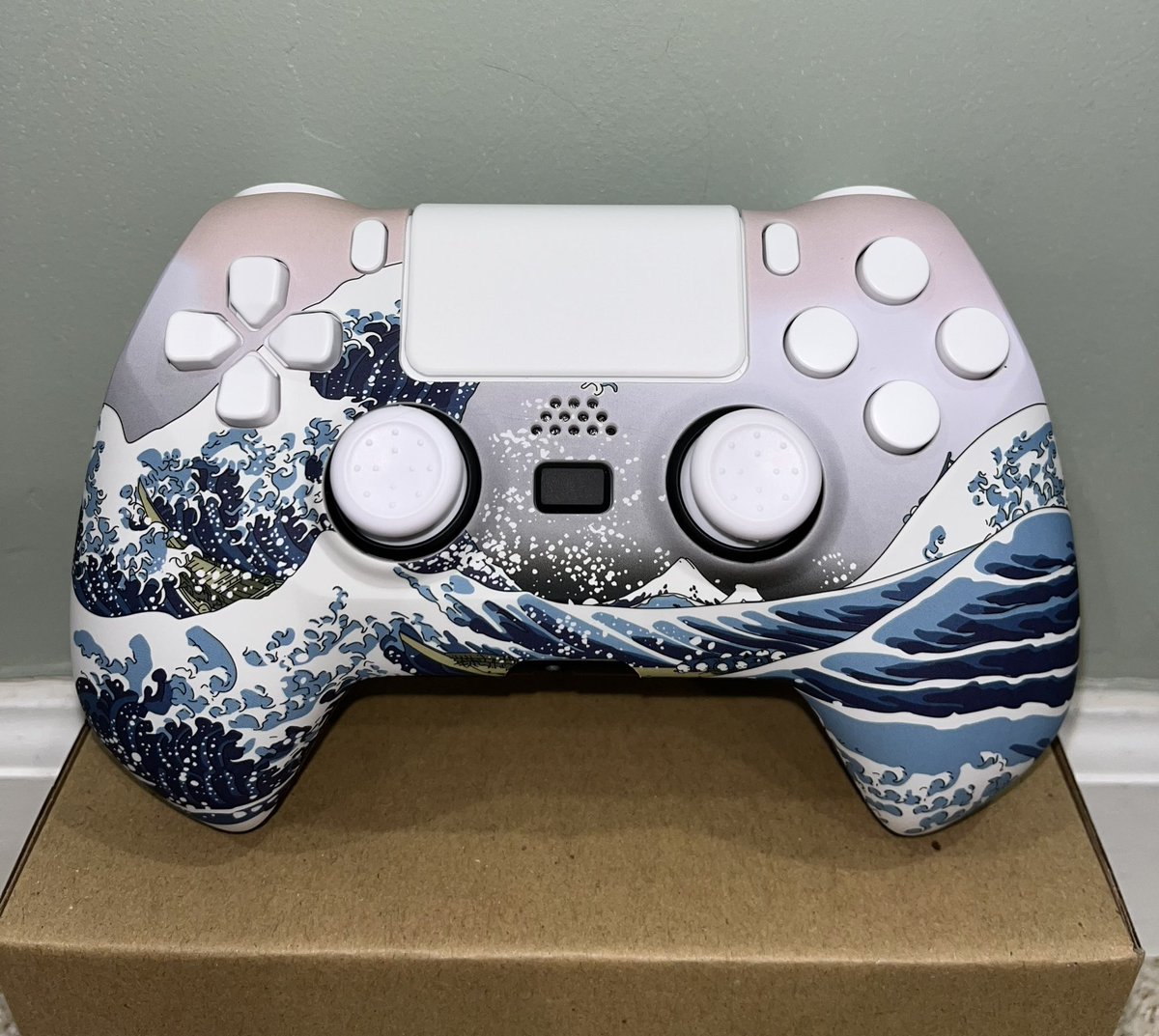 T4TurnUp's tweet photo. Custom Controller completed for @0xPuppet 

- Custom buttons/dpad/triggers/touchpad 
- Mouse clicks for all 4 triggers
- Interchangeable thumb sticks
- Custom front plate
- Grippy back plate

Open for business if anyone ever needs one made 🤝🏼 https://t.co/8xX1ABrpl9