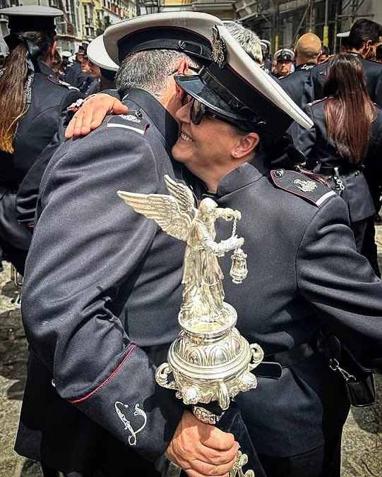 amlagrimas's tweet photo. Un abrazo que lo dice todo… ♥️

Solo por este momento merece la pena el trabajo que se hace durante el año.

GRACIAS a todos los que formáis este grupo por la Semana Santa que habéis realizado. 

Nos vamos a descansar… pero no por mucho tiempo 😁🎺

#LD https://t.co/vaCgtNtjBK