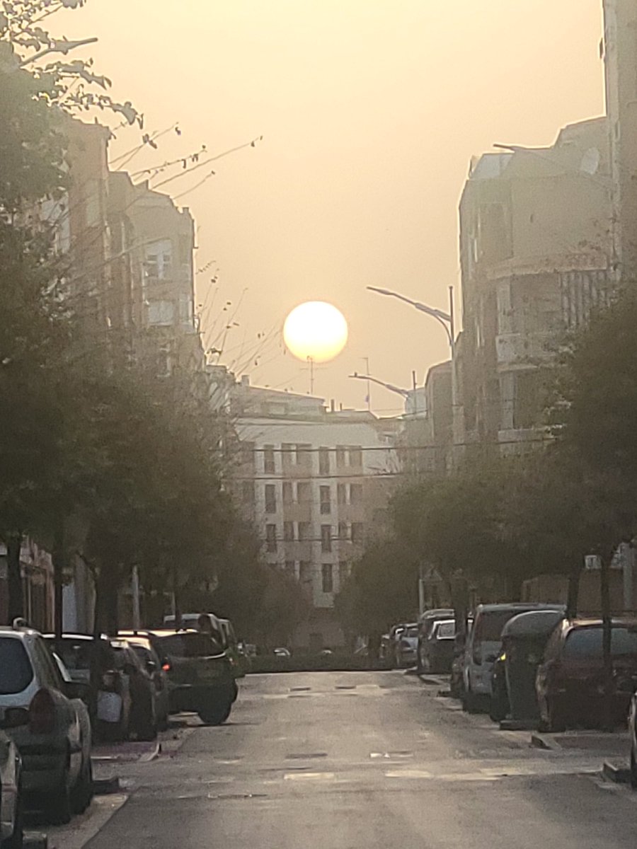 anitacoar's tweet photo. Así era el atardecer de hoy https://t.co/WAPXG4G3lW
