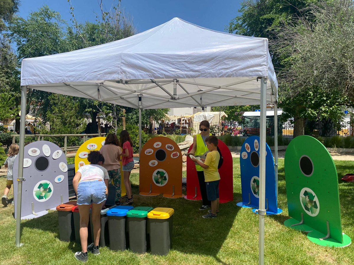 InnaGlobal_SL's tweet photo. Desde Inna Global optimízanos en la medida de lo posible la energía e introducimos en nuestros eventos y actividades la práctica del reciclaje y el uso de energías sostenibles. #EventosSostenibles #tallerreciclaje #eventosmadrid https://t.co/kRKpYbThXR