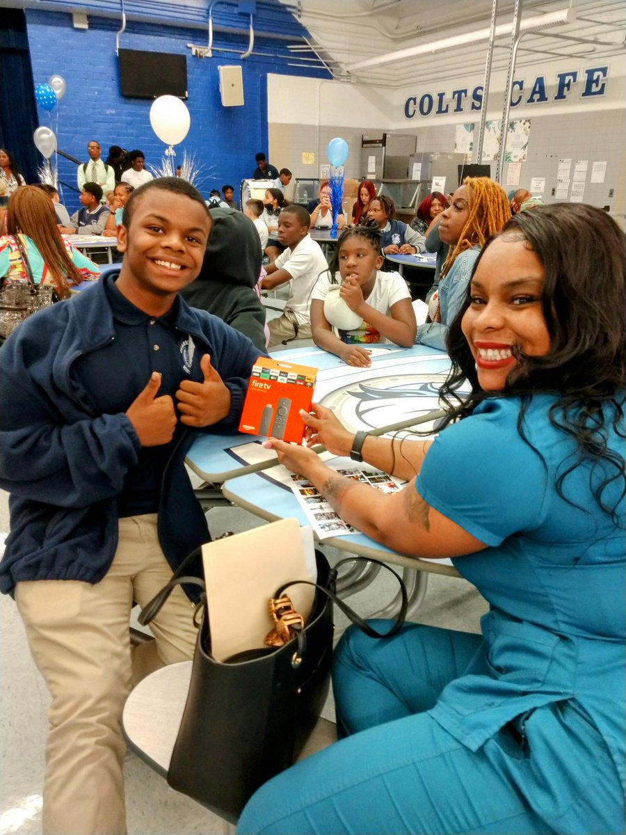 Data &amp; Dine Parent Night!  An opportunity to share student data with families and provide resources to help their child at home.  We also provided food and prizes. <a href="/JeanRibaultMS/">Jean Ribault MS</a> #ittakesavillage