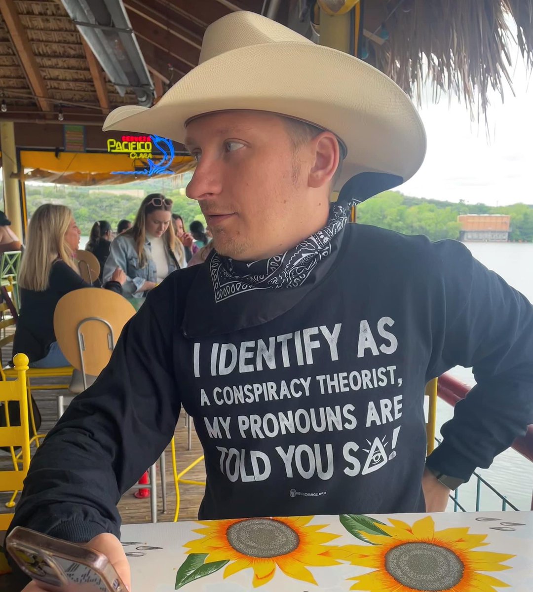 Lukewearechange's tweet photo. When the blue haired people look at my shirt in Austin TX https://t.co/VwmoPtelwI