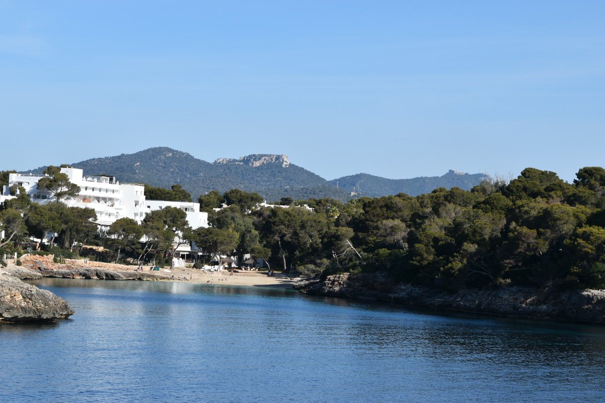 stuartmfoster's tweet photo. View from es forti looking towards one of the 3 beaches in Cala Do’r mallorca. #esforti #fortress #mallorca #mountains #Seaview #beaches #holiday #blueskies @visitcalador https://t.co/kUNtv9ywAI