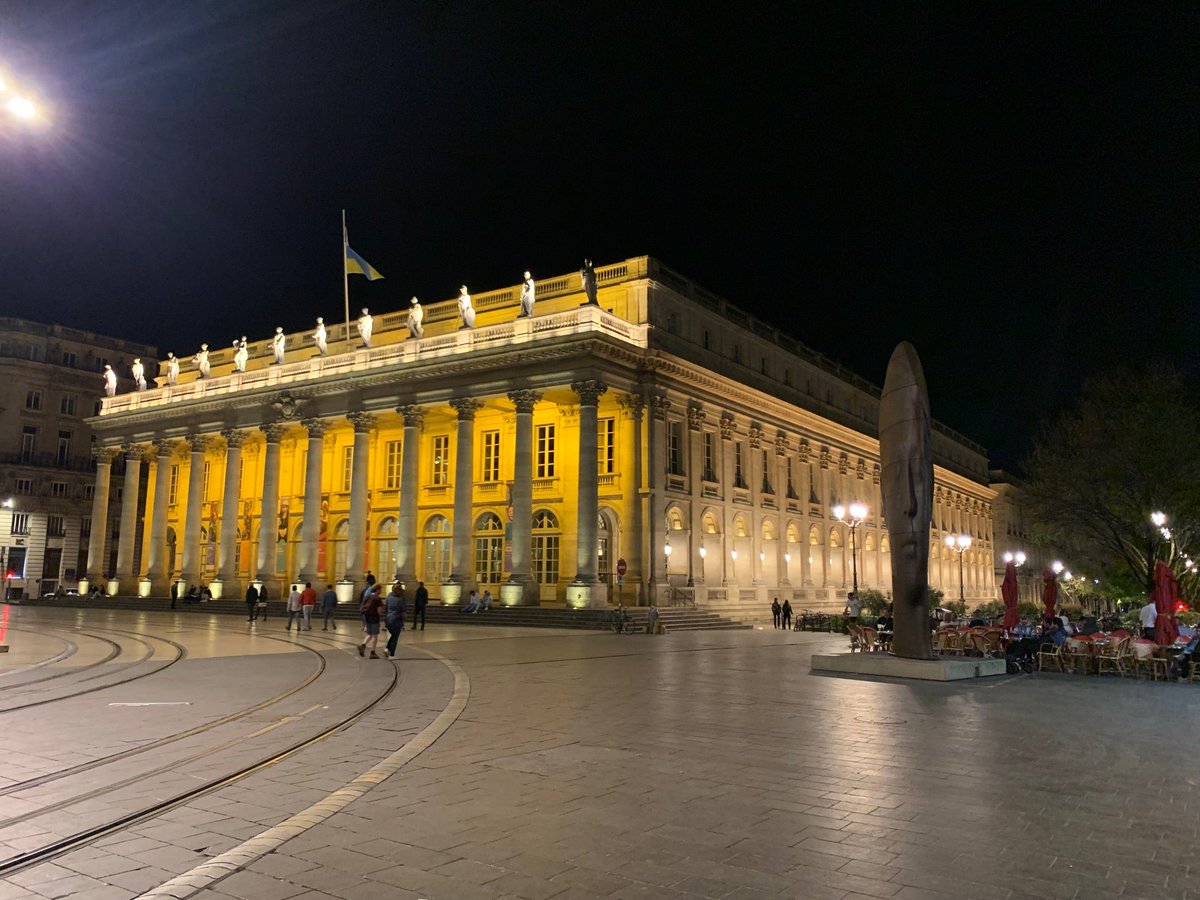 dan1k3n's tweet photo. I'm at Place de la Comédie in Bordeaux, Aquitaine https://t.co/P83sXowHIx https://t.co/x8GiRPNr6J