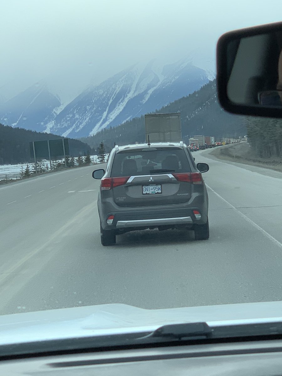 nNoela's tweet photo. @SCARRED_BY_UCP @DriveBC @511Alberta At 4:30 PM, I wouldn’t call this “open in both directions” quite yet…. 🤣 https://t.co/KNS2lshs9P