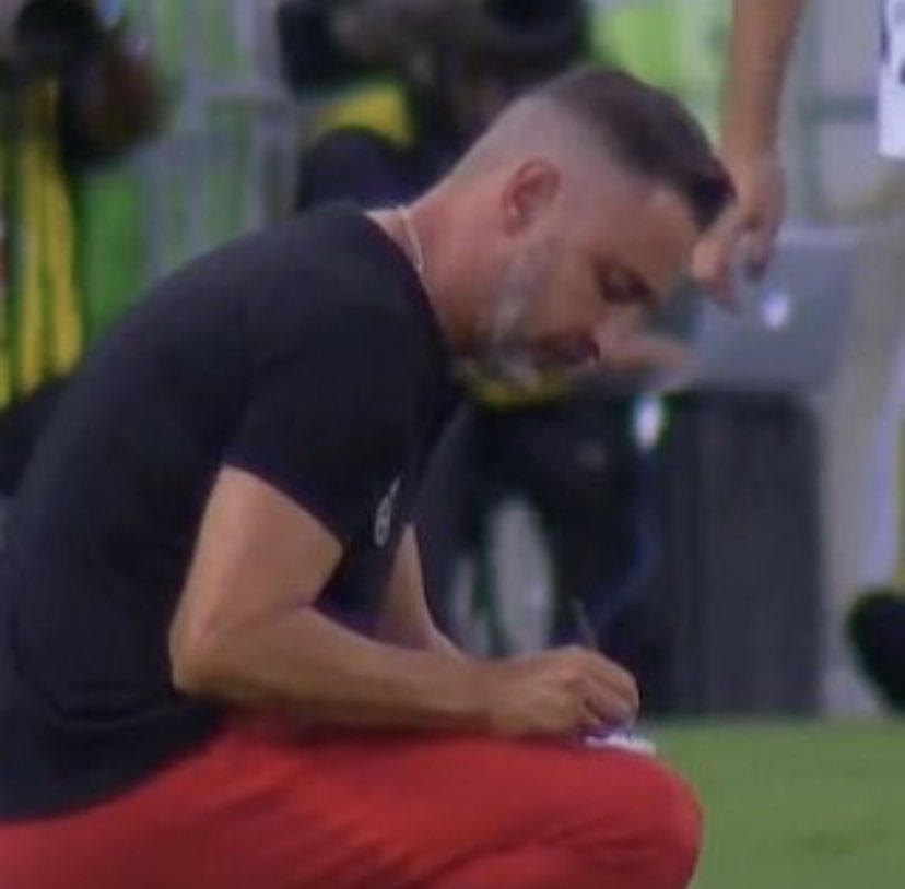 omeianacanela's tweet image. Vazaram imagens do VP já tremendo pro Dogão:
#flufla #ficavitorpereira #maringafc