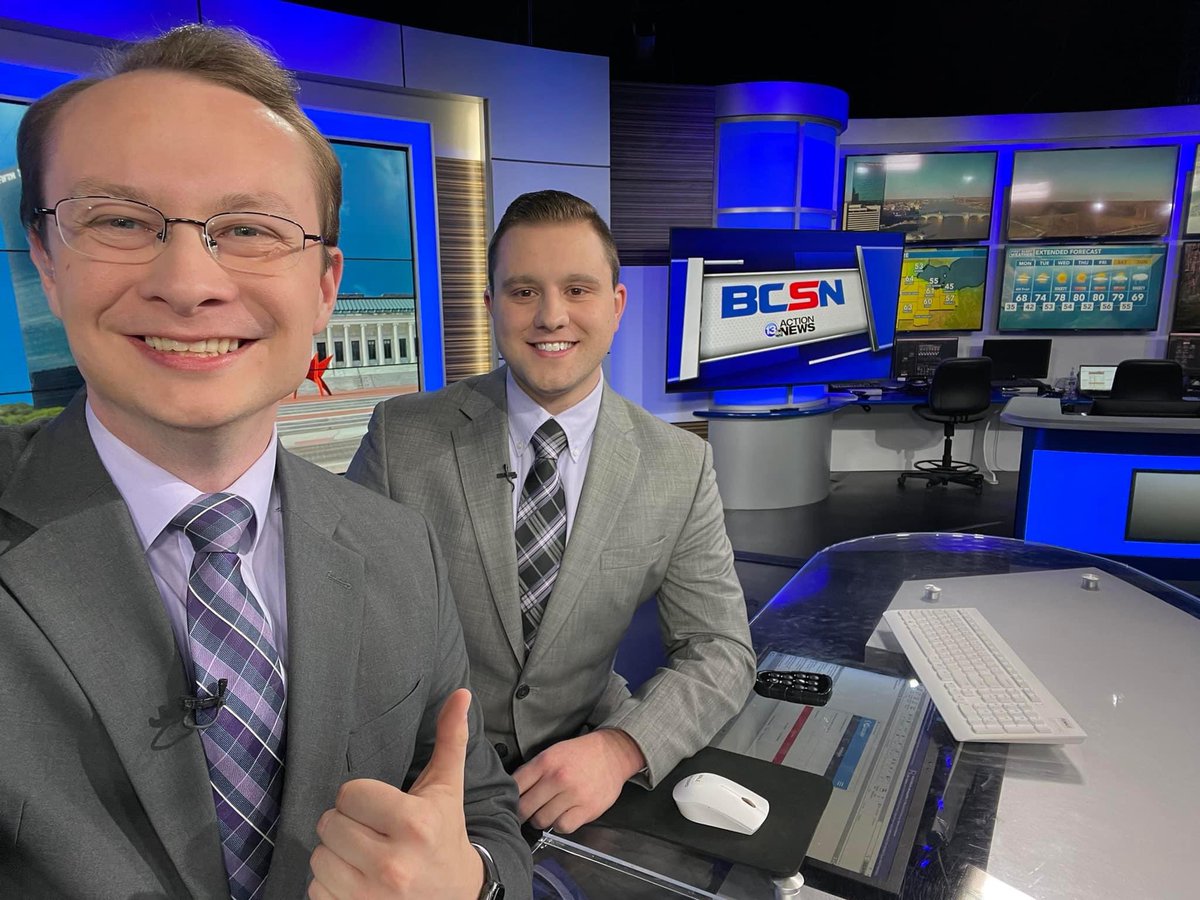 Purple and gray on this Easter Sun-day 🐣 #unplanned <a href="/JoshCroup/">Josh Croup 13abc</a>