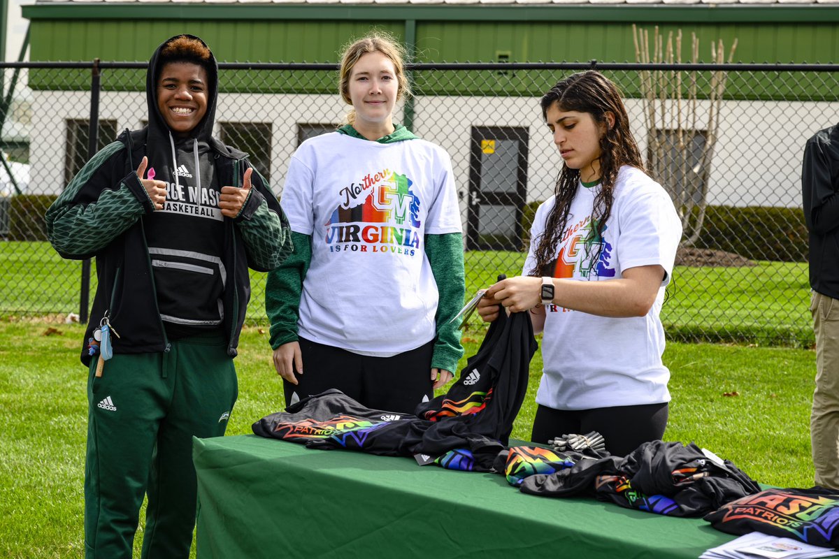 MasonAthletics's tweet image. Our 2023 Pride Meet was a success! 🏳️‍🌈

Congrats to @GeorgeMasonTFXC athlete Josh Walker on being named this year’s recipient of the Mason Athletics Equality Impact Award!