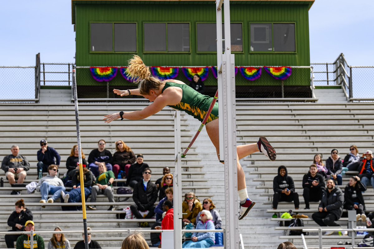 MasonAthletics's tweet image. Our 2023 Pride Meet was a success! 🏳️‍🌈

Congrats to @GeorgeMasonTFXC athlete Josh Walker on being named this year’s recipient of the Mason Athletics Equality Impact Award!