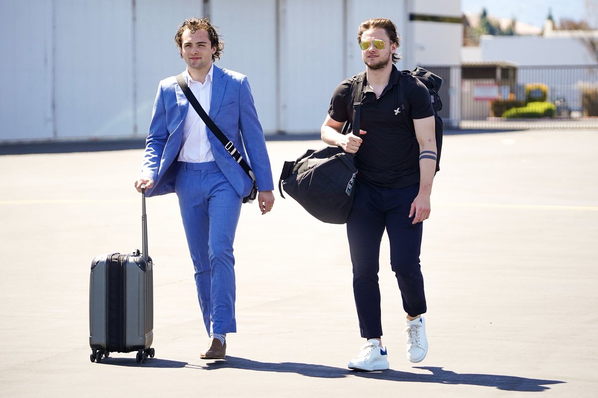 Look who’s here…

Raska &amp; Robins🍨😎✈️