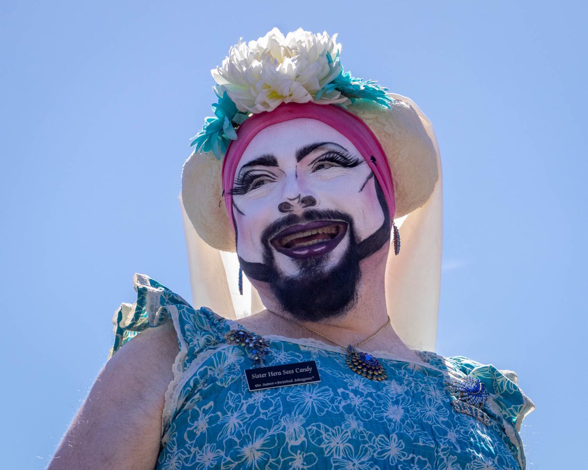 thisisfrancis's tweet photo. Easter in the Park with @sfsisters and more…
.
.
.
#easter #happyeaster #hunkyjesus #drag #dragqueen #dragqueens https://t.co/SQI2vPeO7R