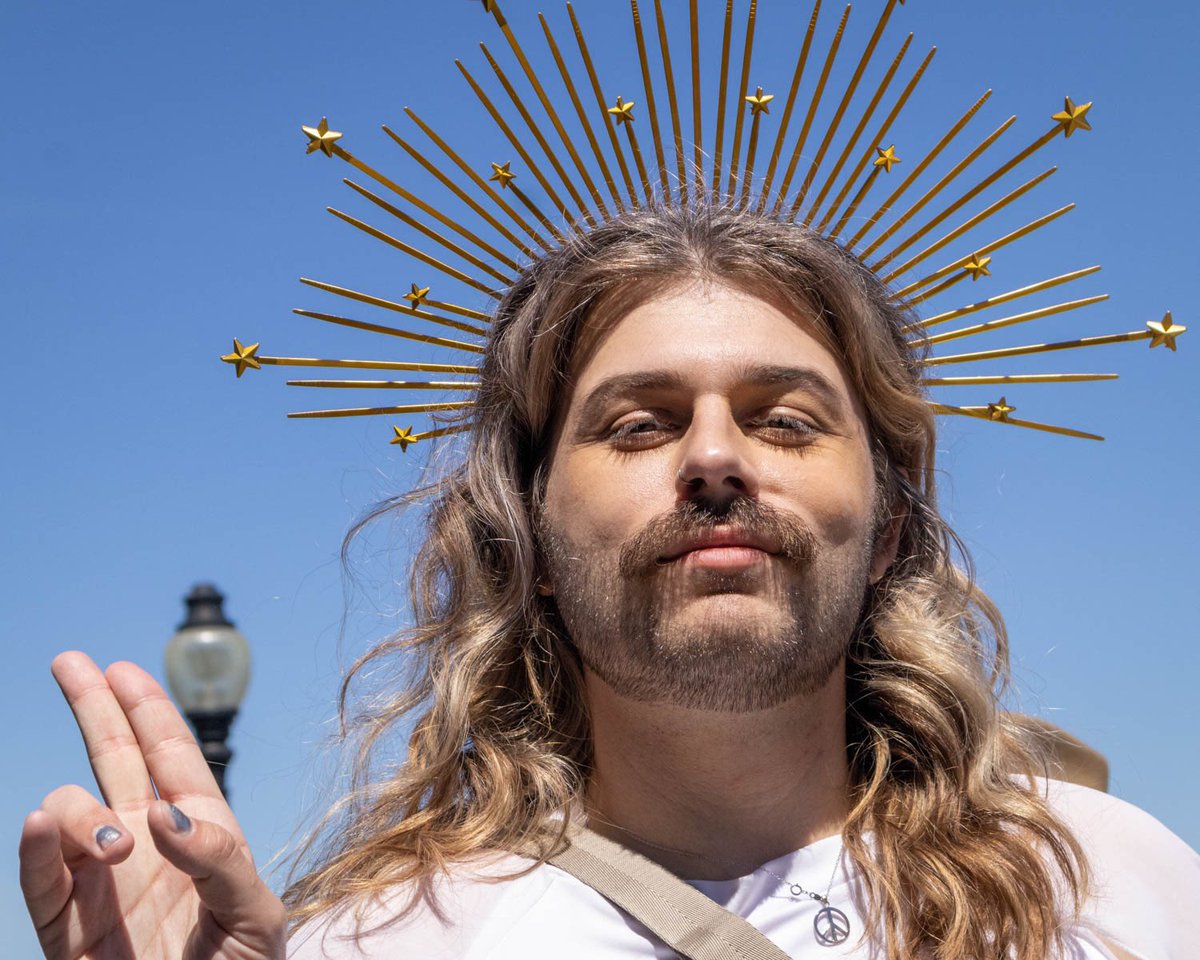 thisisfrancis's tweet photo. Easter in the Park with @sfsisters and more…
.
.
.
#easter #happyeaster #hunkyjesus #drag #dragqueen #dragqueens https://t.co/SQI2vPeO7R