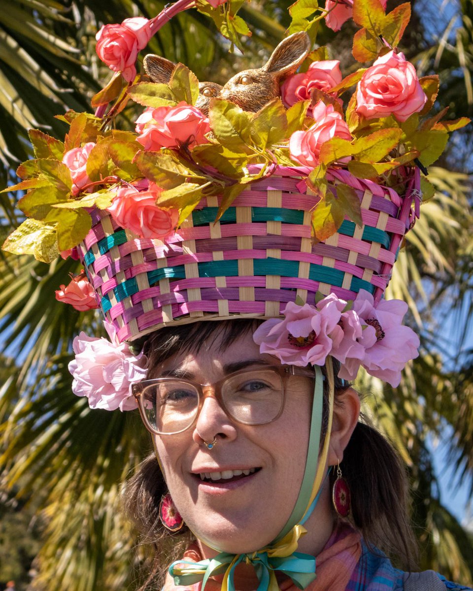 thisisfrancis's tweet photo. Easter in the Park with @sfsisters and more…
.
.
.
#easter #happyeaster #hunkyjesus #drag #dragqueen #dragqueens https://t.co/mxYhOowHXx