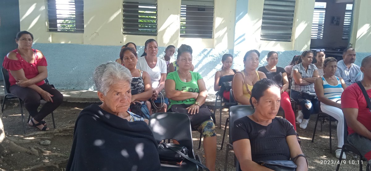 IprMario's tweet photo. #VamosConTodo. Variados y profundos debates suscitó el tema de rechazo a las adicciones abordado en la Escuela de Educación Familiar del día de hoy.
@elsa_ena 
@FundichelyRosa 
@hechavarr4 
@AlcoleaOscar 
@MarielaDouglas1 
@GuerraNapoles 
@CubaMined 
@dpestgo 
@FrenteDme https://t.co/2ttVerMhnl