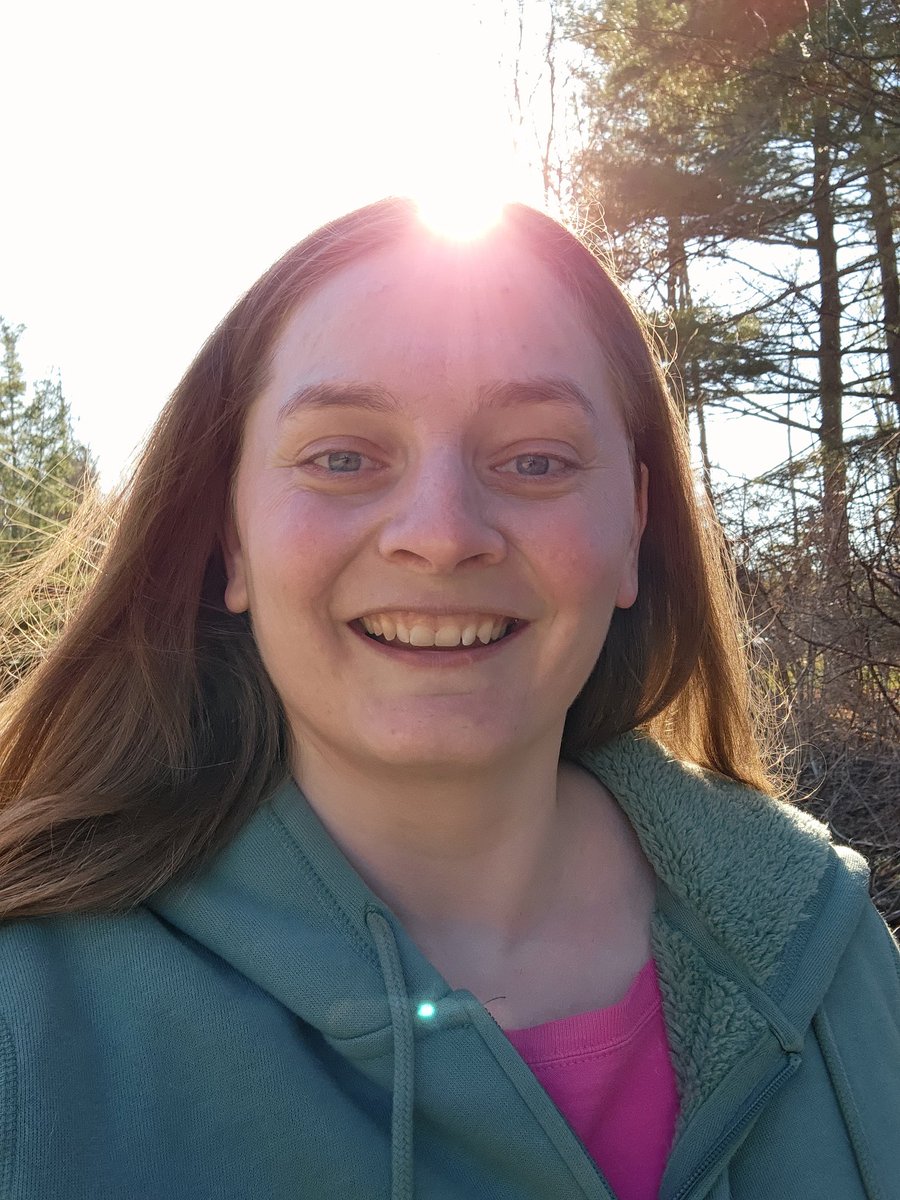 AgilitywAmanda's tweet photo. Tried to take a selfie today and I don't know what happened 🤔😂 Apparently because it's Easter I'm holy 😂🙃 Happy Easter! 🐰🐣
#sunnyselfie #springselfie #canadiangirl #happyeaster https://t.co/lwBArTqQcY
