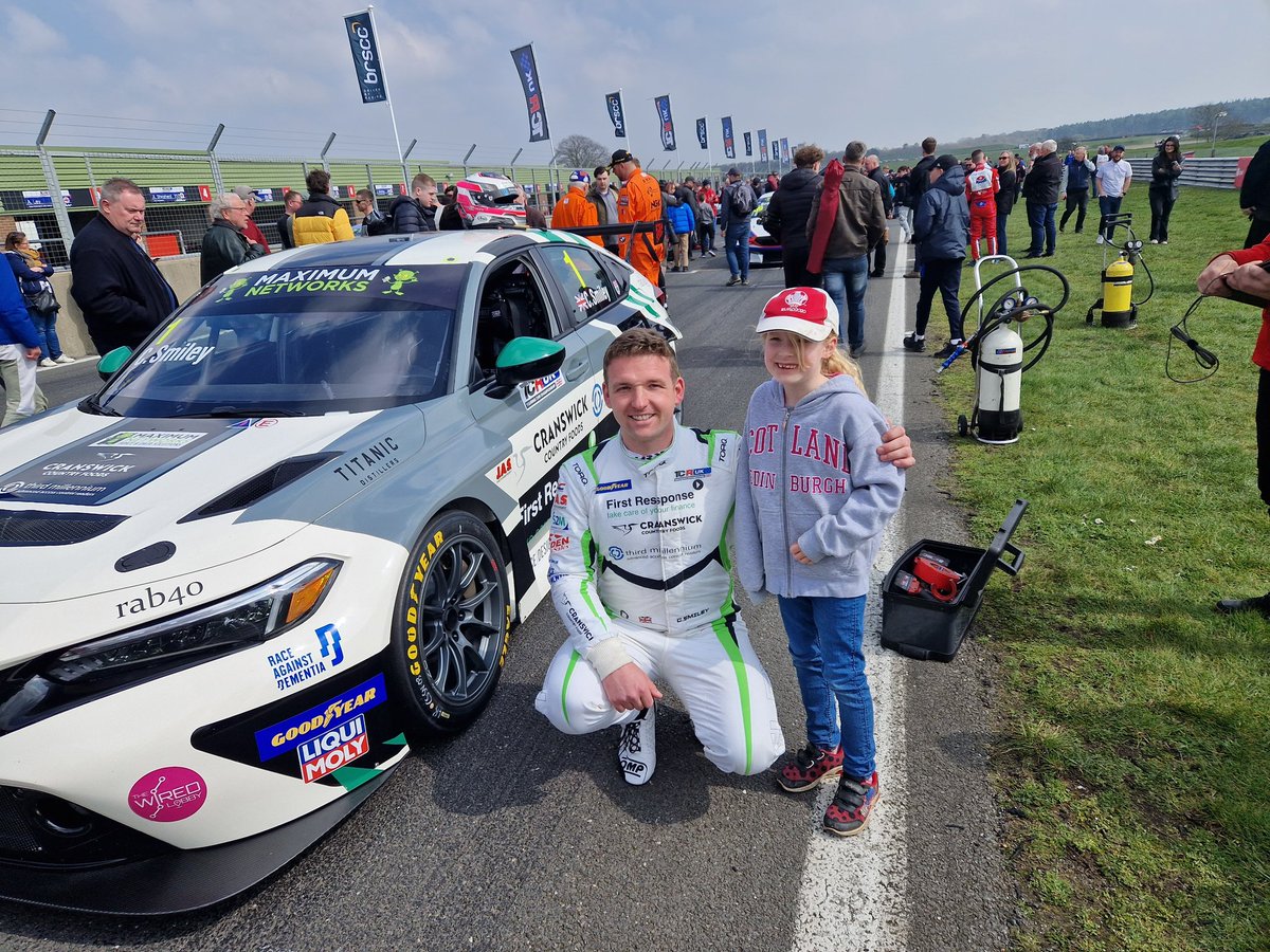 @ChrisSmiley22 @SnettertonMSV @JASMotorsport @restartracing22 @TCRUK_series @TMRFID @WhyArai @CranswickPlc @HondaRacingGLB Thank you for having this picture with my daughter, our first time at TCR, definitely not our last!