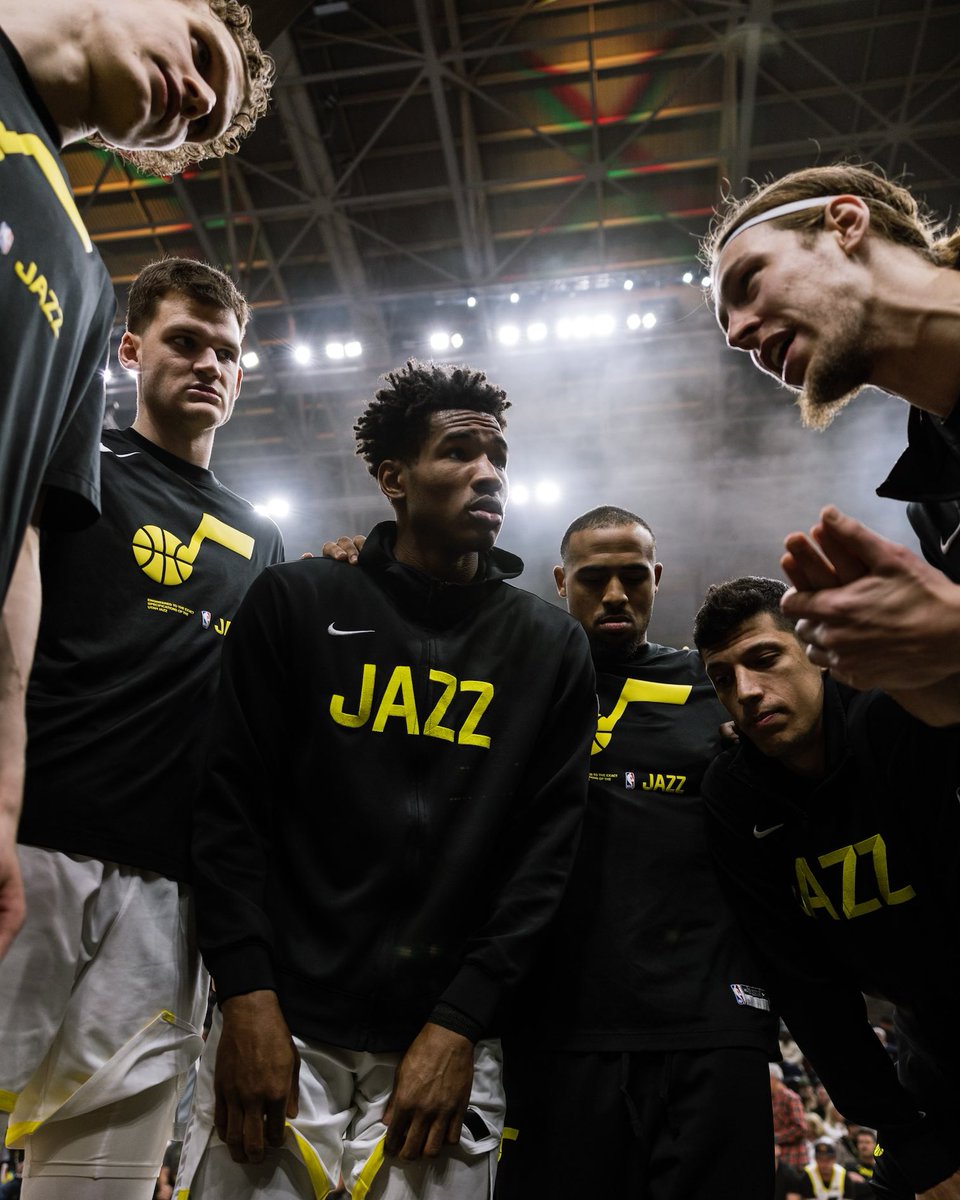 RyanQualtrics's tweet photo. Proud of the work Will, and his staff put in.

Jazz fans showed up every night at Vivint &amp; and truly embraced Team 49. 

The goal remains the same, bring a championship to Utah &amp; we’ll continue the work this offseason. 

Thank you Utah!  We’re writing the next chapter together! https://t.co/4ht3nHKGIO