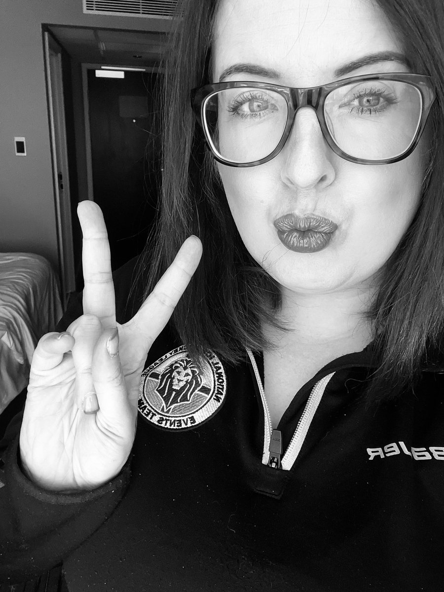 37+1

36 was a strange unsettled age. Now it’s time to remind myself who I am, grab life by the balls and kick some butt! Thanks for all the birthday love ❤️

But first time for some hockey 😁