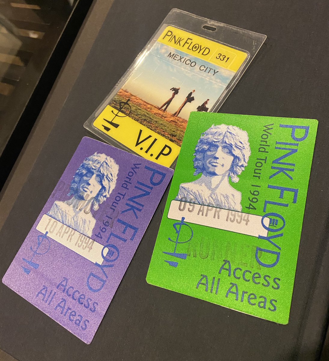Jazzrockman's tweet photo. Hoy hace 29 años que vi uno de mis sueños hechos realidad: Trabajar con mi cámara fotográfica para una de las bandas más importantes de la historia: Pink Floyd. https://t.co/d3wl9vrv9u
