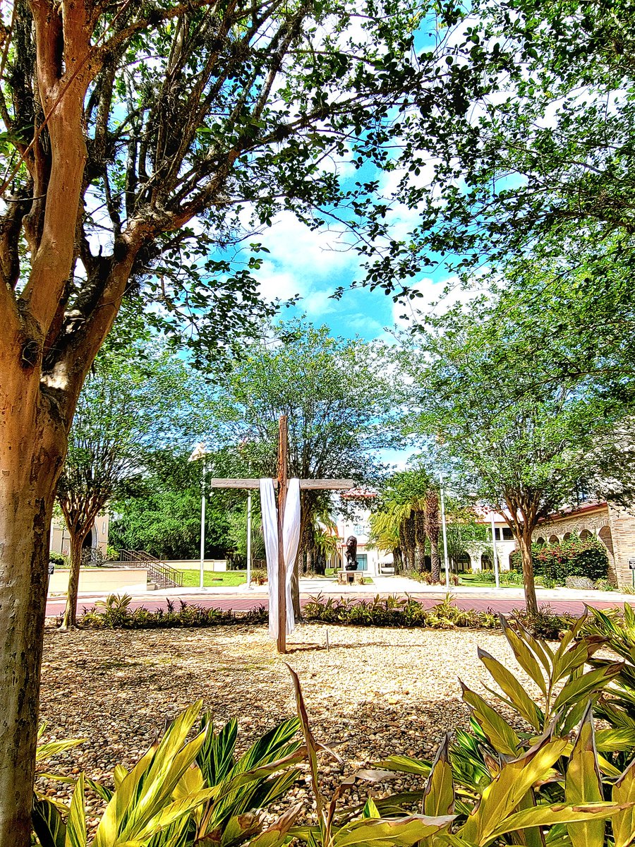 KristiMStahr's tweet image. Beautiful tribute on this most glorious Easter Sunday. #HeIsAlive

- Holy Name Monastery and Saint Leo Abbey in Saint Leo, Florida.