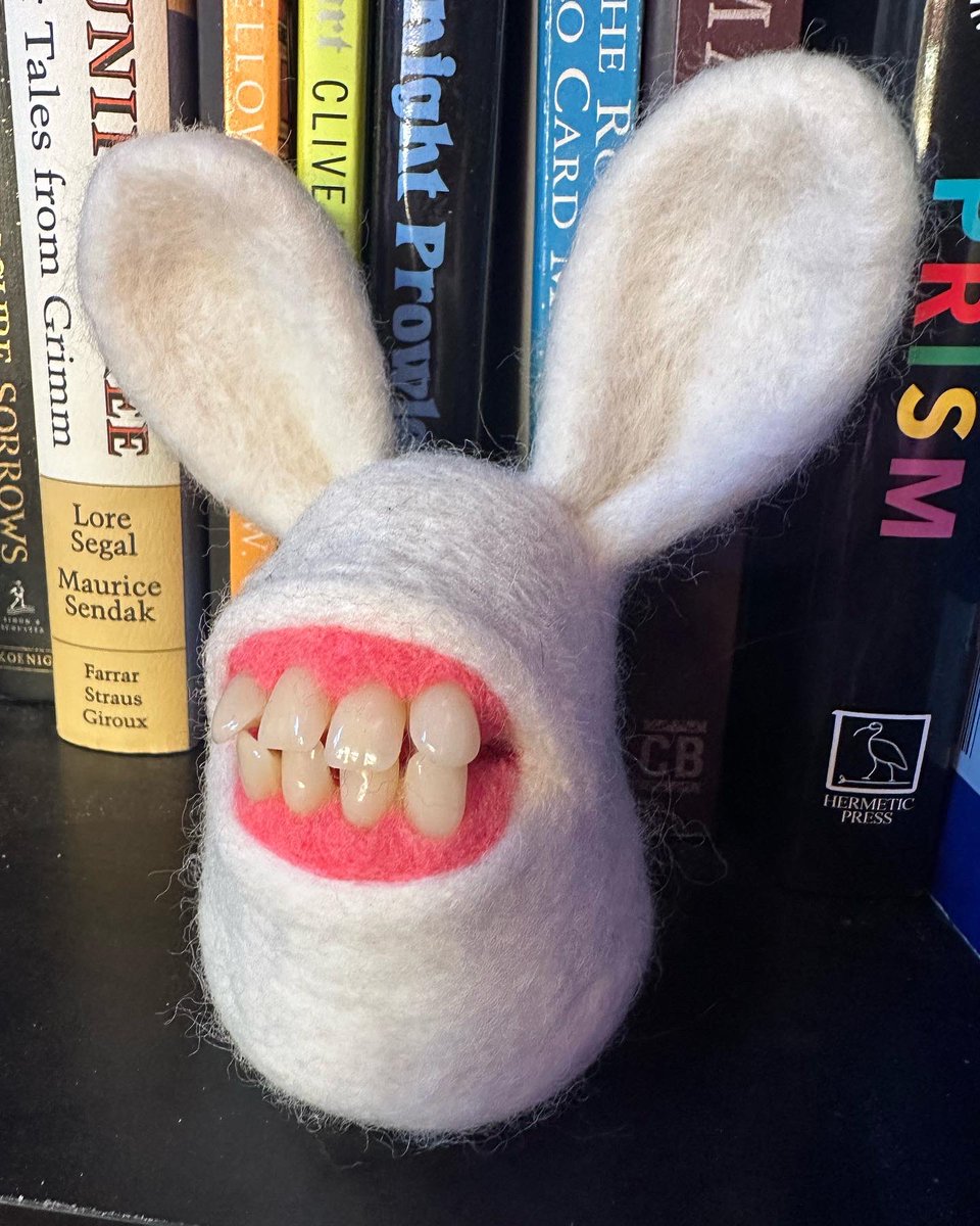 somekindarobot tweet media