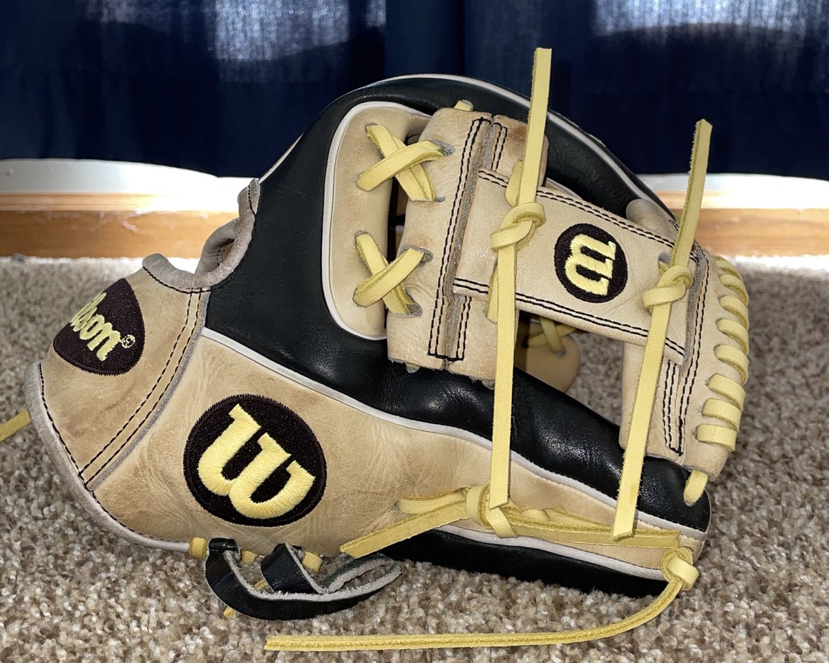 ObeGloveRepair's tweet photo. Rawlings Yellow on Wilson A2000 Infielders Glove https://t.co/rV7241b5D8