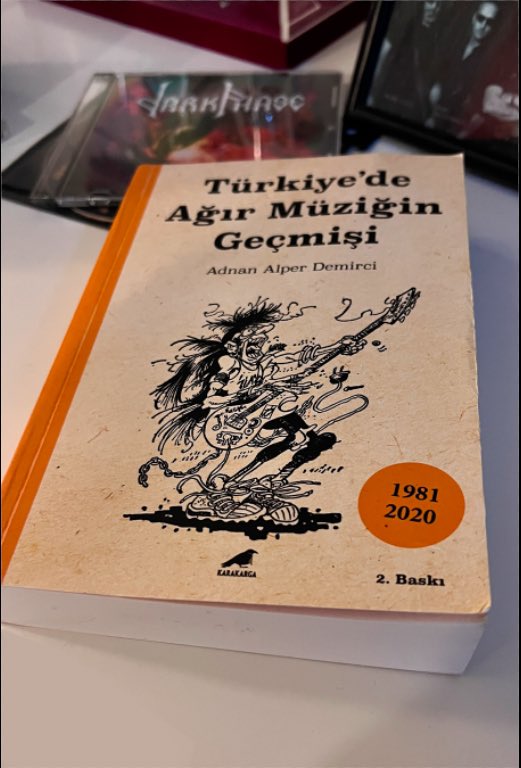 darkphase06's tweet photo. Tarihin bir parçası olmak müthiş bir gurur. Sevgili Alper Demirci muhteşem bir kitap yazmış. Türkiye’de ağır müziğin temsilcilerinden biri olarak çok teşekkür ederiz… @trde_agir_muzik https://t.co/XpFQUuFiDl