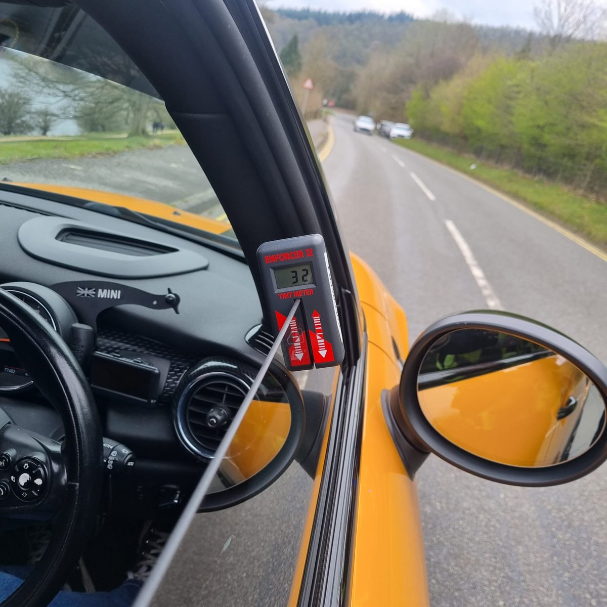 Ladybower 

No front plate and windows tinted to 32%. 

Taking photos of your car using the county's picturesque views as a backdrop is no excuse for taking your plate off. 

#Reported #HighPeak #Gp2