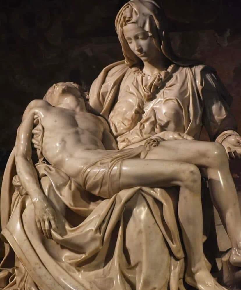 La Piedad del Vaticano o Pietà es un grupo escultórico en mármol realizado por Miguel Ángel entre 1498 y 1499. La Virgen María, joven, bella y piadosa, cuyas vestiduras se expanden con numerosos pliegues, sostiene a Cristo muerto y que, intencionadamente, aparenta mayor edad que