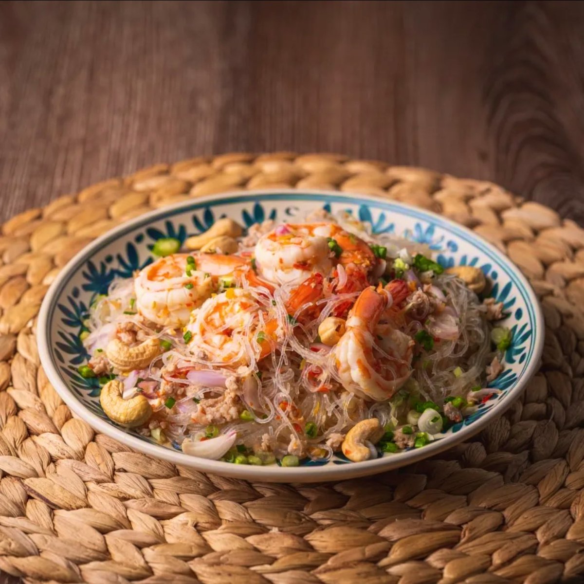 WinmetawinO's tweet image. สำรับอาหารเที่ยงแสนอร่อยมาแล้วค่า มาเติมพลังก่อนลูกก วันนี้มีของอร่อยหลากหลายเมนู มีของโปรดที่นู๋ชอบด้วยน้า อย่างเช่น คั่วกะเพราเนื้อมันเนื้อวากิว (1) 

Thank you for food support by Chinese fans @CN_WinPrim_Fans 

#ห่อกับข้าวในเป้น้องวิน
#winmetawin @winmetawin  #snowballpower