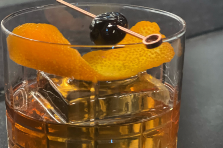 Raise a glass to the Cocktail Hours of DC ~ #TheList ’s list of #happyhour ~ <a href="/anjufrc/">Anju</a> + <a href="/AtlasBrewWorks/">Atlas Brew Works</a> + <a href="/BrooklandPint/">Brookland Pint</a> + <a href="/chaplinbardc/">Chaplin RestaurantDC</a> + <a href="/CitySwing/">CitySwing</a> + <a href="/Crookedrunbrew/">Crooked Run Fermentation</a> + <a href="/GhostburgerDC/">Ghostburger</a> + <a href="/faintinggoatdc/">The Fainting Goat</a> + <a href="/FairmontDC/">Fairmont Washington</a> + <a href="/FightClubDC1/">FightClubDC</a> ++
thelistareyouonit.com/buzz/autumn-ap…